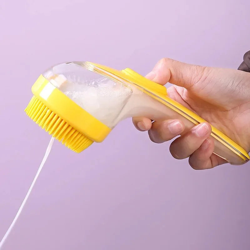 Spazzola da bagno per animali domestici con manico lungo 2 in 1 con dispenser di shampoo incorporato